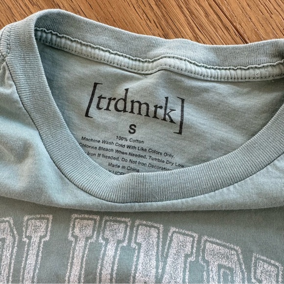 Trio of 3 Cropped Shirts - Picture 8 of 9